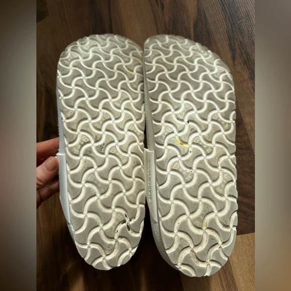 Birkenstock women’s Gizeh EVA thong in white size 40 (9.5) - Picture 15 of 17
